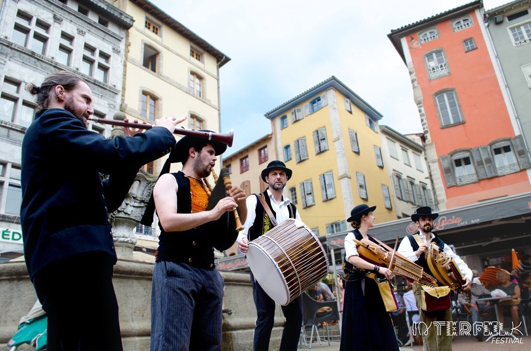 des musiciens au festival Interfolk au Puy-en-Velay