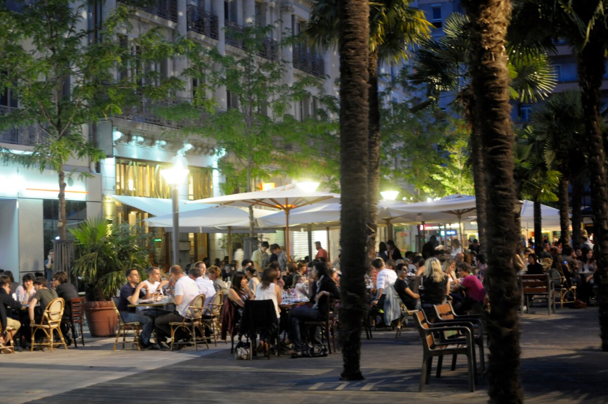 vue nocturne des terrasses de Valence