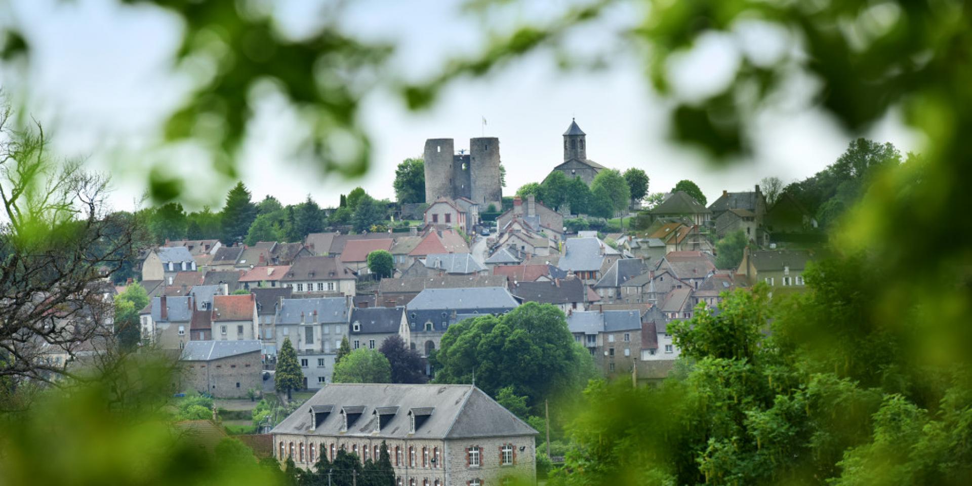 Vue du village de Crocq en Creuse