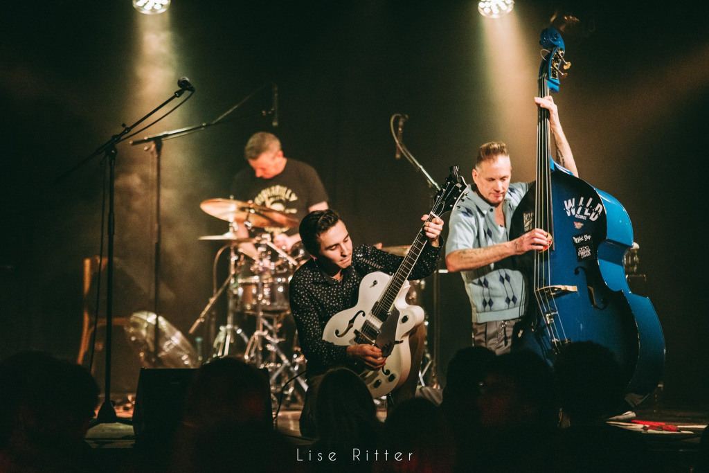 concert de rock sur la scène de l'Escale à Migennes.