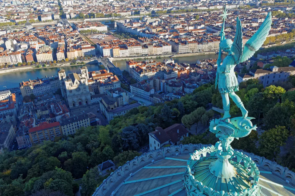 La ville de Lyon vue depuis le sommet de la basilique de Fourvière.