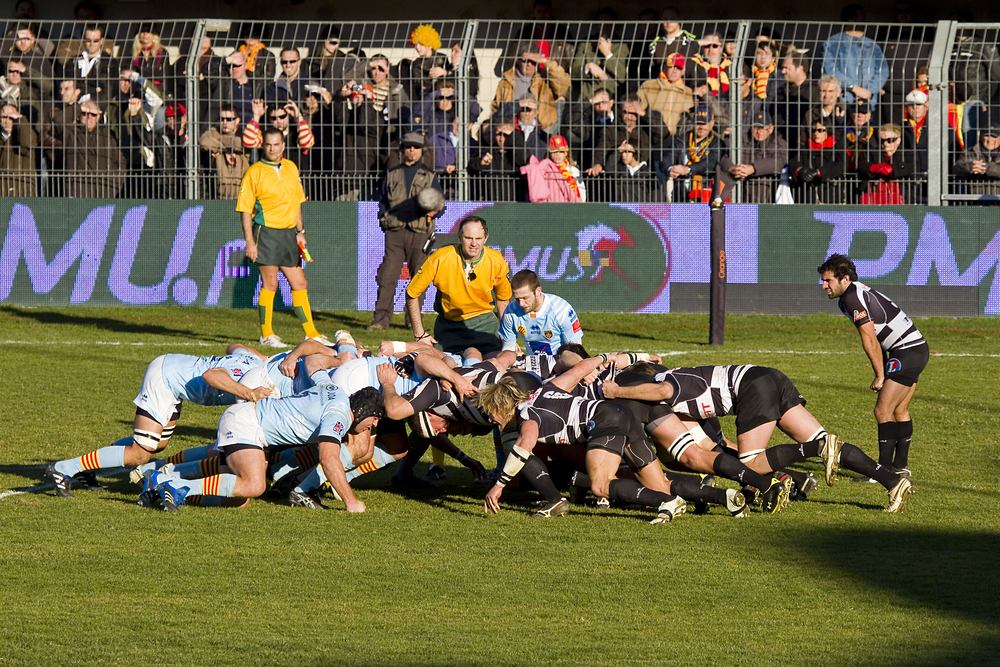 mêlée pendants un match de rugby avec l'équipe de Brive-la-Gaillarde.