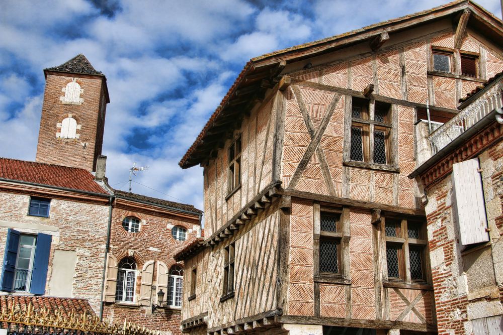 maisons en brique à Agen, dans le lot et garonne