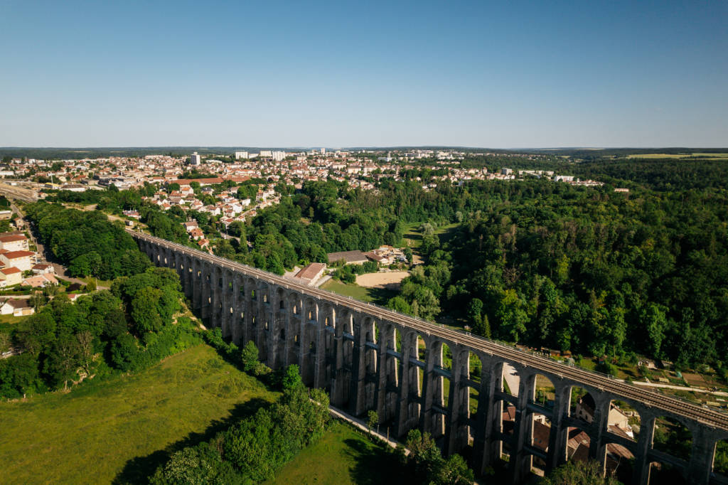 Le Viaduc, monument emblématique de Chaumont. 